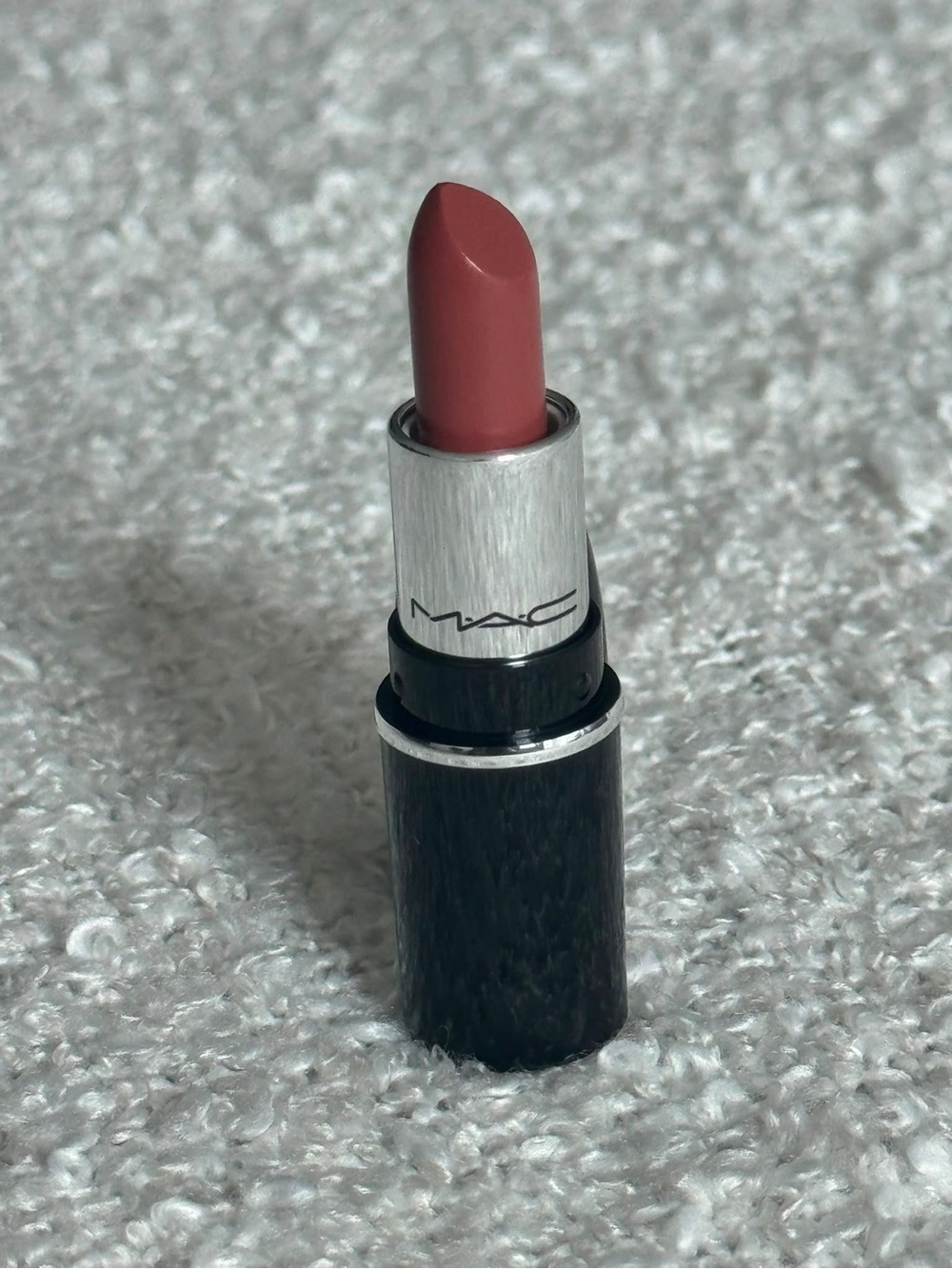 MAC Cosmetics Lipstick — Shade Hug me 508